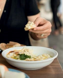 Swimming chickpeas (Msabaha)