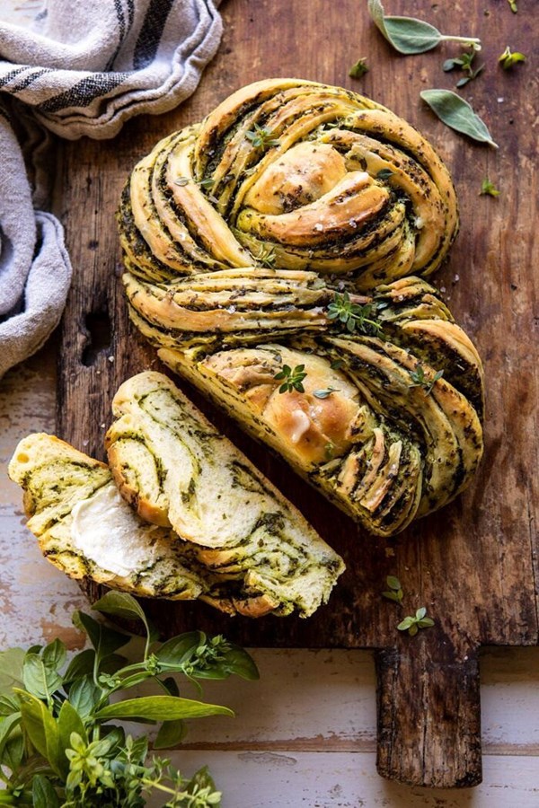 Swirled garlic herb bread