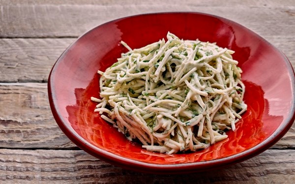 Swiss kohlrabi & herb salad