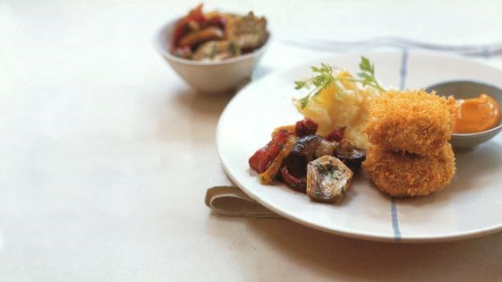Swordfish burger with artichoke escalivada and smoked paprika-sherry mayo