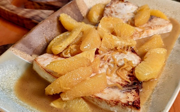 Swordfish in orange sauce