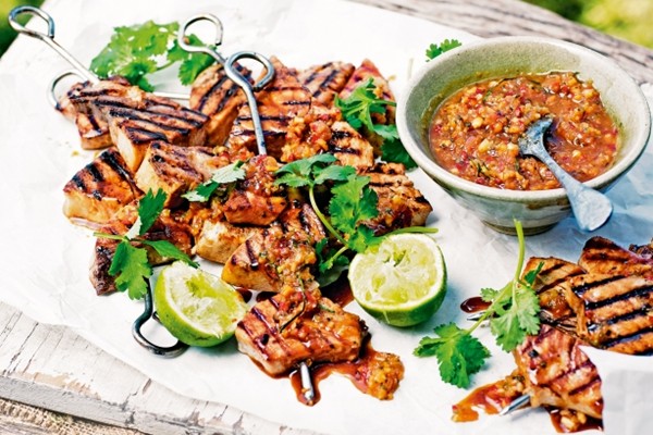 Swordfish skewers with chilli peanut dressing