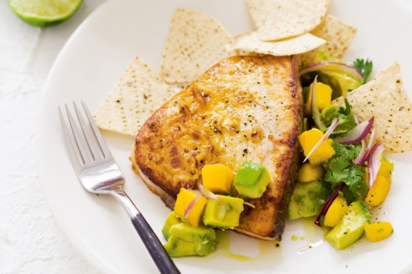 Swordfish steaks with mango guacamole
