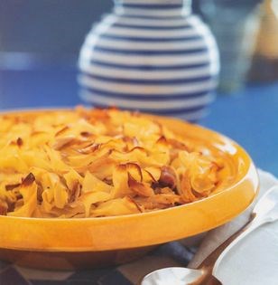 Syrian chicken with macaroni (Djej macaruni)