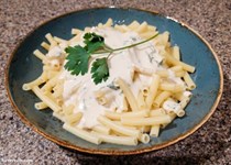 Syrian pasta with garlic-tahini sauce (Macaroni bil tarator)