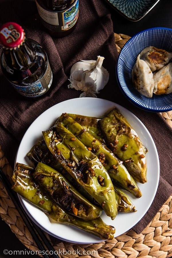 Szechuan pan fried peppers (Tiger skin peppers / 虎皮尖椒)