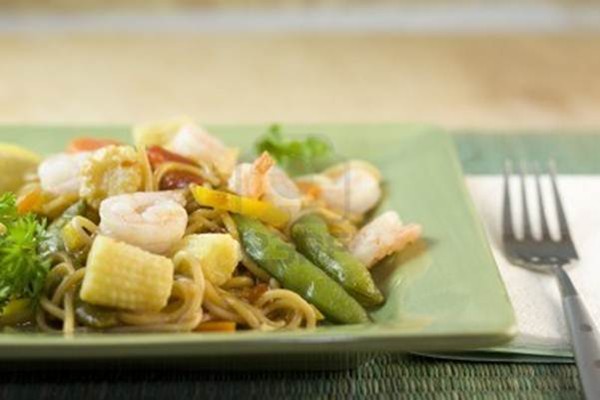 Szechuan-style prawns with rice noodles