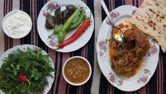 Tabrizi meatballs with split peas + tomatoes (Kufteh Tabrizi)