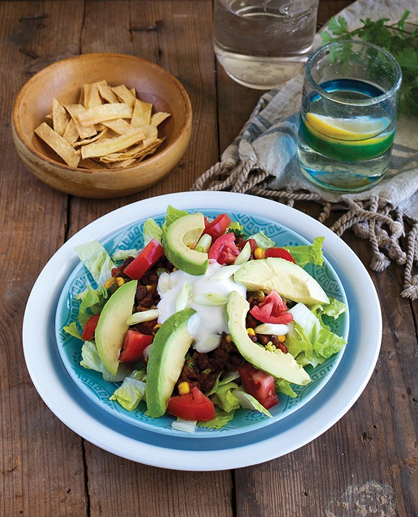 Taco salad with corn and black bean salsa