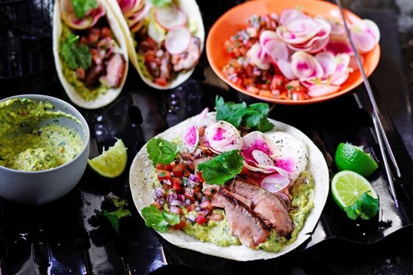 Tacos de carne asada