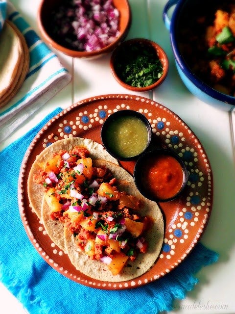 Tacos de longaniza con piña