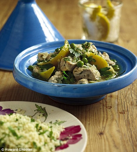 Tagine of chicken with green peas and preserved lemons