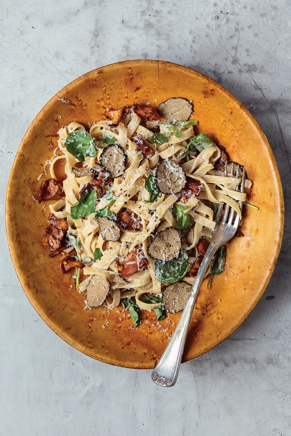 Tagliatelle with black truffle cream sauce