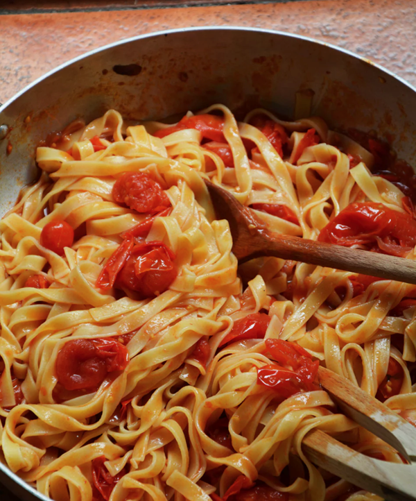 Tagliatelle with bursting tomatoes
