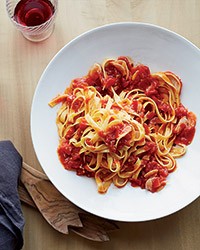 Tagliatelle with garlicky tomato sauce