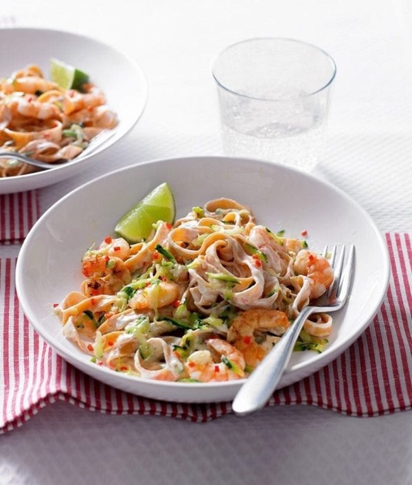 Tagliatelle with prawns, chilli and courgette