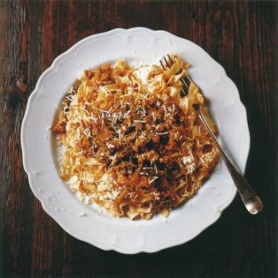 Tagliatelle with rabbit sauce (Tagliatelle al ragu di coniglio)