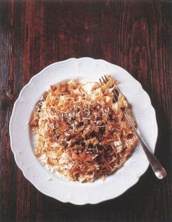 Tagliatelle with rabbit sauce (Tagliatelle al ragù di coniglio)