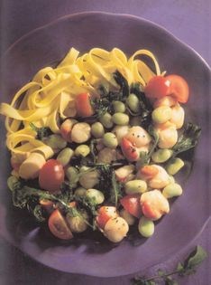 Tagliatelle with scallops and beans (Tagliatelle con canestrelli e fagioli)