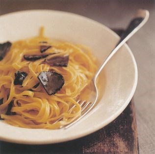 Tagliolini with black truffle (Tagliolini con tartufo nero)