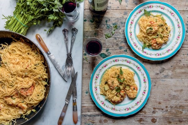 Tagliolini with prawns, zucchini and saffron (Tagliolini con zafferano, zucchinee e scampi)