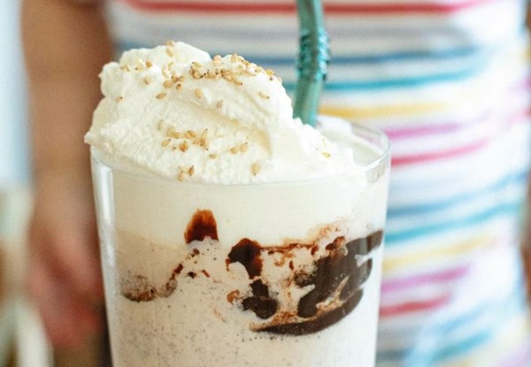 Tahini cake shake