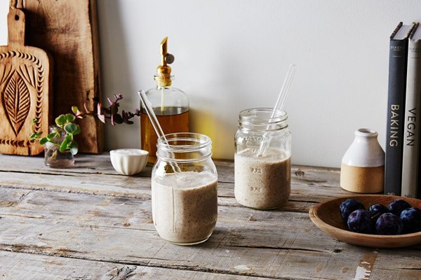 Tahini date shake