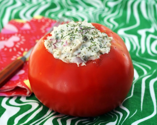 Tahini-dill tuna stuffed tomatoes