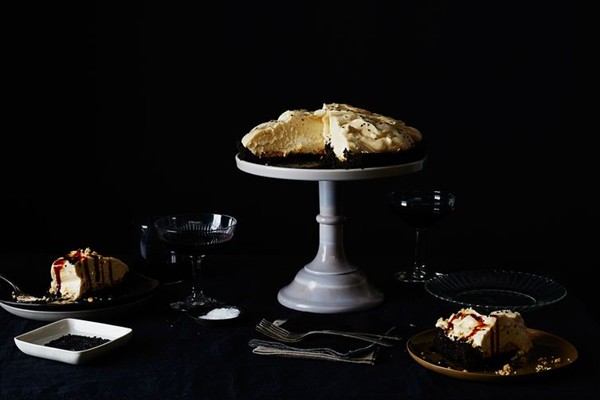 Tahini mousse pie