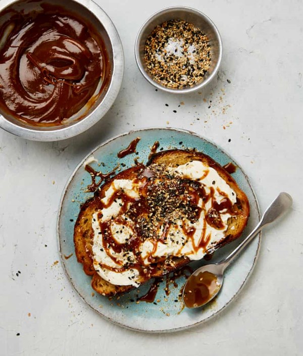 Tahini mulberry pekmez toasts with cream cheese