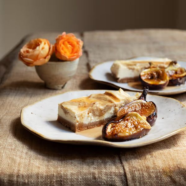 Tahini yoghurt slice with figs and honey