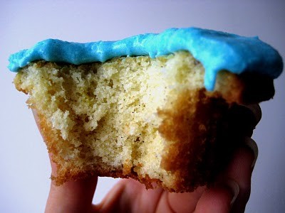 Tahitian vanilla bean cupcakes with Bittman's vanilla buttercream frosting
