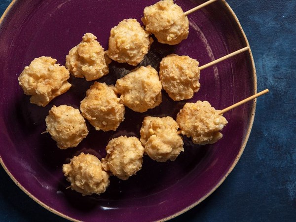Taiwanese deep-fried squid balls