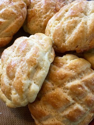 Taiwanese pineapple buns (Bōluó bāo / 菠蘿包)