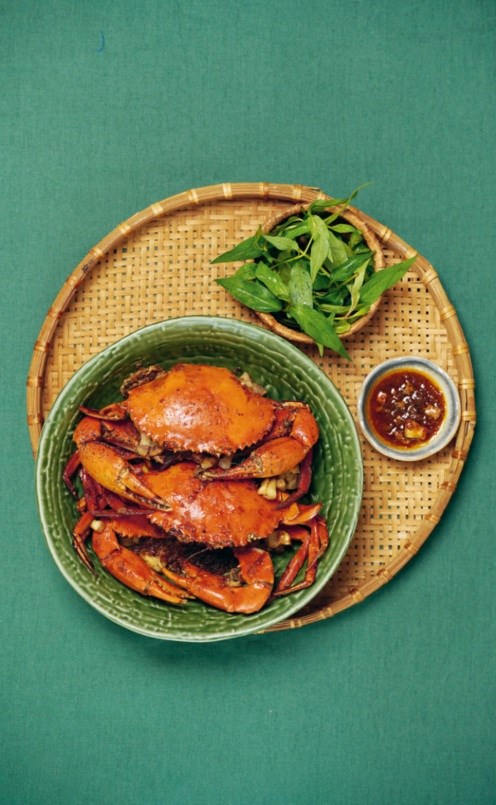 Tamarind fried crab (Cua rang me)