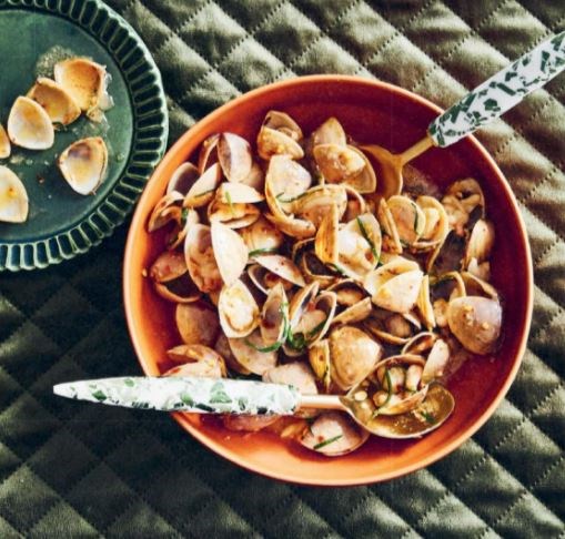 Tamarind pipis