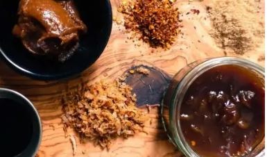 Tamarind sauce (Nam mah kham)