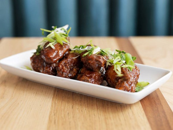 Tamarind-spiced chicken wings