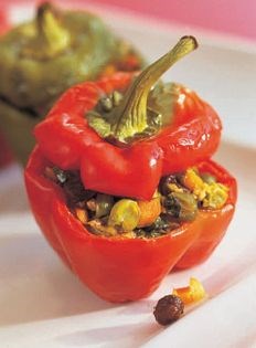 Tandoori-roasted stuffed red or green peppers