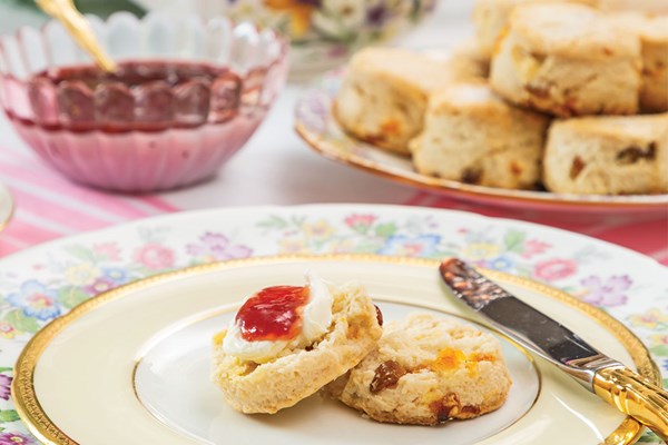 Tangerine-golden raisin scones