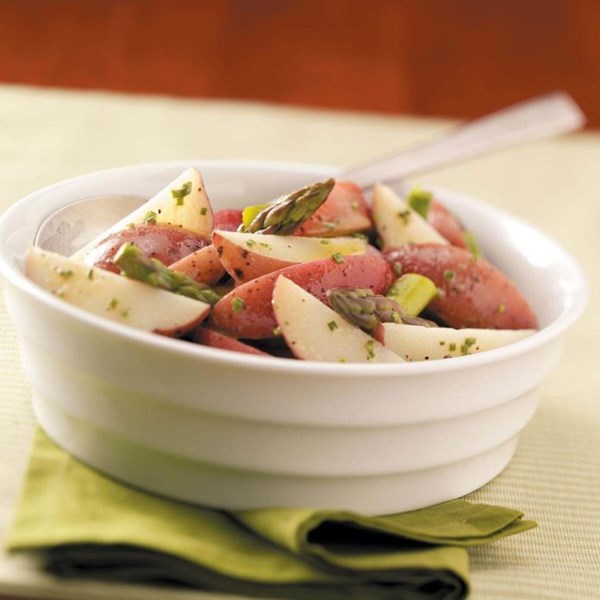 Tangy asparagus potato salad