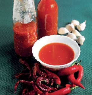 Tangy chilli-vinegar sauce (Chilli chuka)