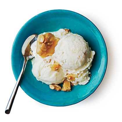 Tangy ice cream with cashew brittle