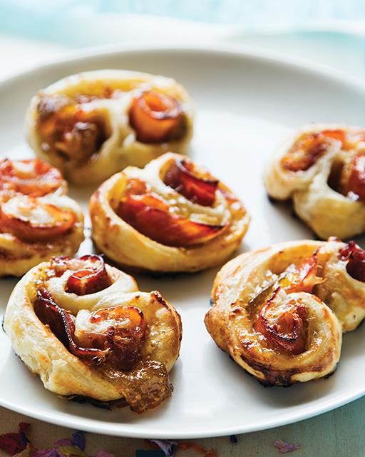Tapas rolls with serrano ham & figs