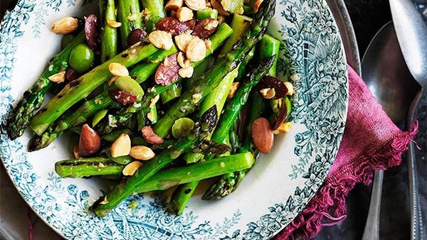 Tapas-style grilled asparagus 