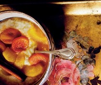 Tapioca with stewed apples and apricots