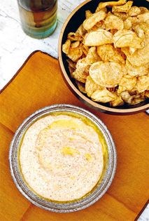 Tarama and potato chips