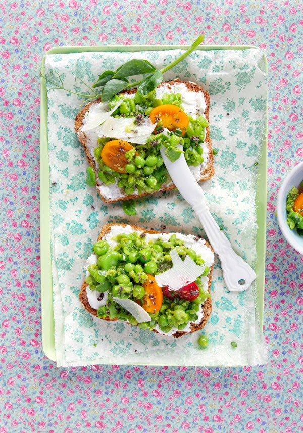 Tarragon-flavored fava bean and green pea tartine