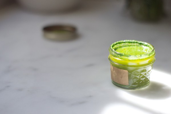 Tarragon oil