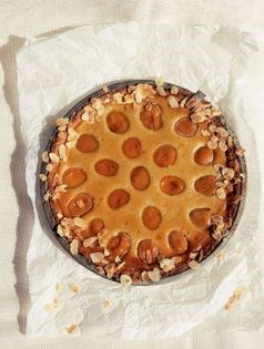 "Tarte d'abricots" with orange blossom and honey
